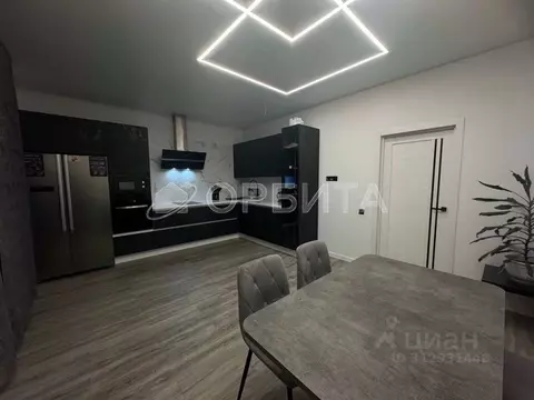 Дом в Тюменская область, Тюменский район, д. Ушакова бул. Центральный ...