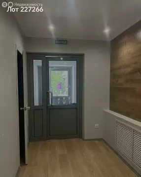 Торговая площадь (172 м)