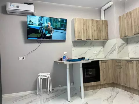 Студия Тюменская область, Тюмень ул. Юрия Рогачева, 9к2 (24.3 м)