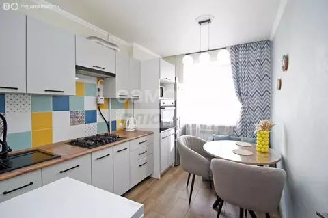 1-комнатная квартира: Омск, Иртышская набережная, 13 (31.7 м)