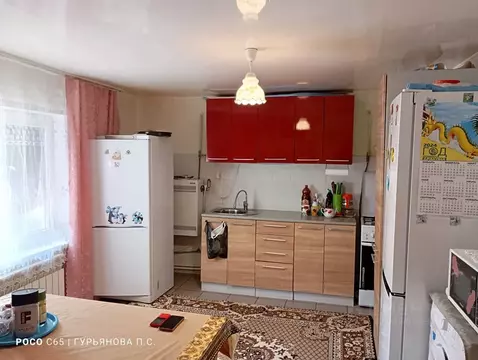 Дом в Краснодарский край, Ейский район, Кухаривское с/пос, с. ...