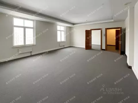 Офис в Санкт-Петербург Невский просп., 68а (341 м)