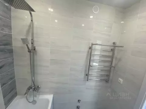 3-к кв. Чувашия, Чебоксары ул. Пирогова, 1к3 (105.0 м)