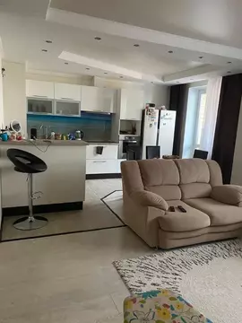 3-к кв. Челябинская область, Челябинск ул. 40-летия Победы, 11 (78.0 ...