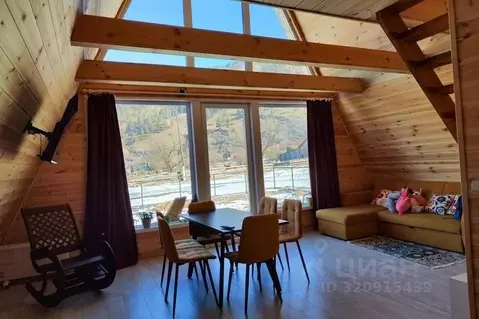 Дом в Алтай, Чемальский район, Элекмонарское с/пос, с. Элекмонар ул. ...