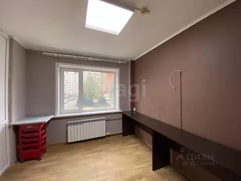 2-к кв. Брянская область, Брянск ул. Брянского Фронта, 28 (70.1 м)