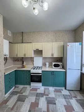 2-к кв. Крым, Симферополь ул. Битакская, 17А (70.0 м)