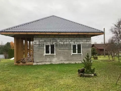 Дом в Новгородская область, Новгородский район, Савинское с/пос, д. ...