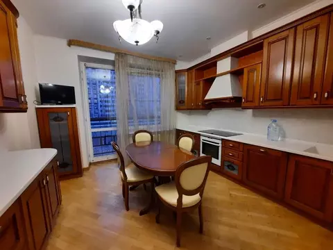 Продается 3-комнатная квартира