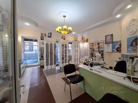 Торговая площадь в Крым, Симферополь ул. Большевистская (91 м)