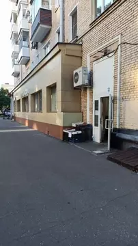 Торговая площадь (100 м)