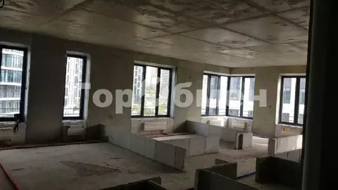 Продается 4-комнатная квартира