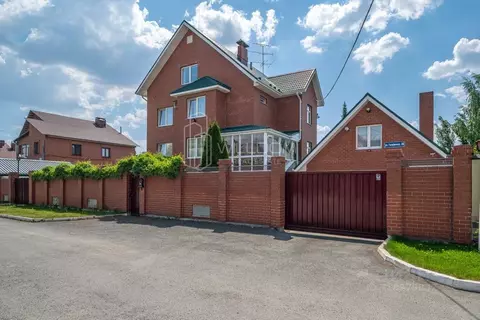 Коттедж в Свердловская область, Екатеринбург ул. Голубичная, 36 (449 ...