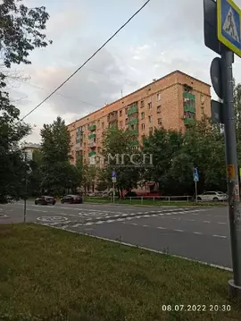 Продается комната в 3-комнатной квартире