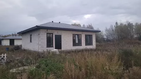 Дом в Алтайский край, Первомайский район, с. Фирсово ул. Новоречная ...