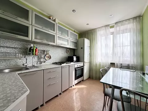 2-к кв. Волгоградская область, Волгоград ул. Милиционера Буханцева, 66 ...