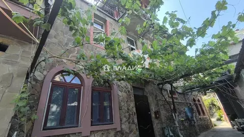 Дом в Крым, Алушта ул. Пуцатова, 10 (212 м)