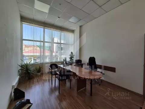 Офис в Краснодарский край, Краснодар Центральный мкр, ул. Гоголя, 68 ...