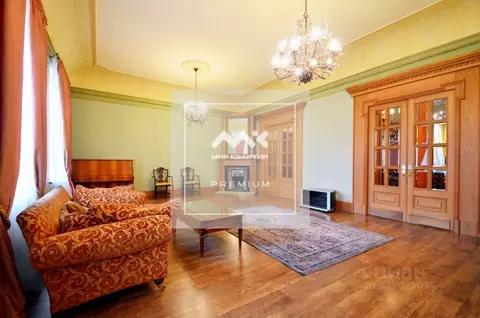 5-к кв. Санкт-Петербург Малая Конюшенная ул., 9 (230.0 м)