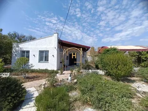 Дом в Крым, Сакский район, с. Уютное, Прибой СПК ул. Ореховая, 54 (60 ...