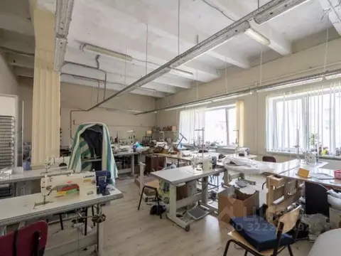 Склад в Санкт-Петербург Промышленная ул., 5 (548 м)