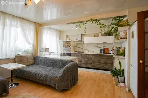 3-комнатная квартира: Екатеринбург, улица Щорса, 24 (61.1 м)