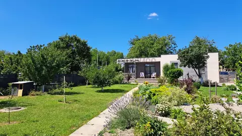 Дом в Краснодарский край, Крымский район, Варениковская ст-ца ул. ...