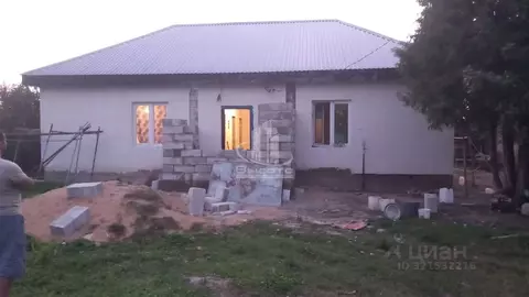 Дом в Калужская область, Дзержинский район, Никольское с/пос, с. ...