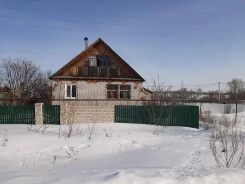 Дом в Самарская область, Кинельский район, Комсомольский с/пос, с. ...