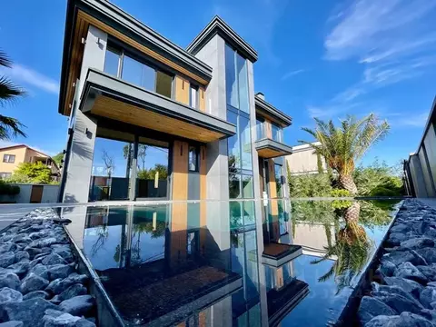 Дом в Краснодарский край, Сочи Сириус пгт, ул. Веселая (300 м)