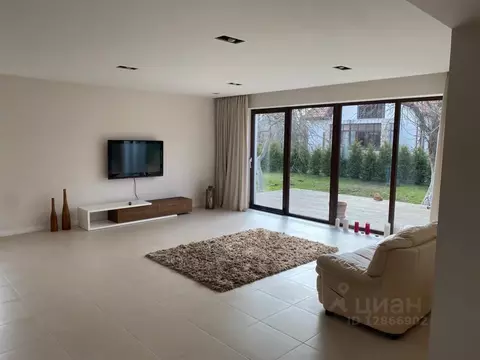 Дом в Калининградская область, Зеленоградск ул. Сиреневая (170 м)