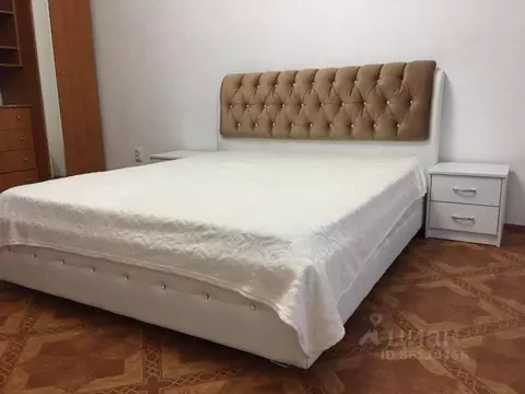 1-к кв. Тюменская область, Тюмень ул. 50 лет Октября, 1 (52.0 м)