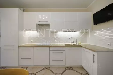 2-к кв. Калининградская область, Калининград Осенняя ул., 4 (69.7 м)