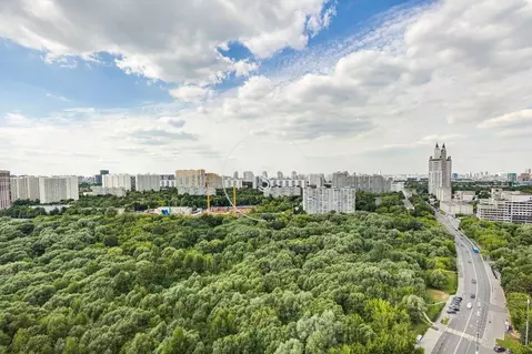 4-к кв. Москва Нежинская ул., 1к3 (170.0 м)