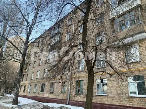 Продается комната в 4-комнатной квартире