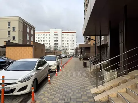 Помещение свободного назначения в Краснодарский край, Краснодар ул. ...