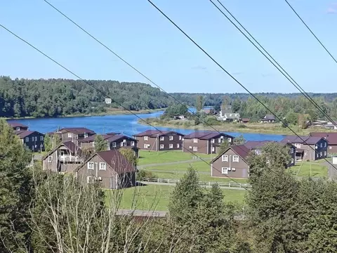 Дом в Ленинградская область, Волховский район, Колчановское с/пос, д. ...