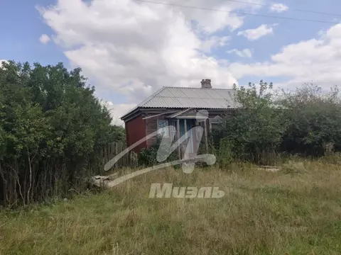 Дом в Воронежская область, Поворинский район, с. Рождественское ул. ...