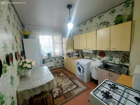 3-комнатная квартира: Керчь, улица Кирова, 103 (72 м)