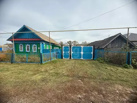 Дом в Татарстан, Заинский район, Багряжское с/пос, с. Сарсаз-Багряж  ...