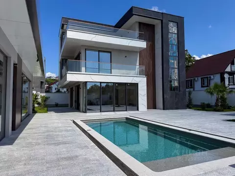 Дом в Краснодарский край, Сочи Сириус пгт, просп. Олимпийский (260 м)