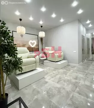 Торговая площадь (380 м)