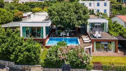 Дом в Крым, Ялта городской округ, Гурзуф пгт  (703 м)