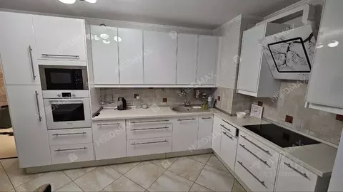 2-к кв. Санкт-Петербург Ленинский просп., 151к3 (70.0 м)