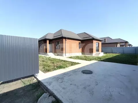 Дом в Краснодарский край, Динской район, Новотитаровская ст-ца ул. ...