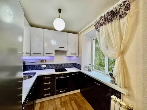 4-к кв. Ханты-Мансийский АО, Нижневартовск ул. Нефтяников, 1 (62.9 м)