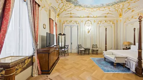 Офис в Санкт-Петербург Невский просп., 15 (427 м)