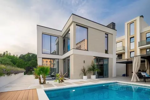 Дом в Краснодарский край, Сочи Миндальная ул., 20/1 (200 м)