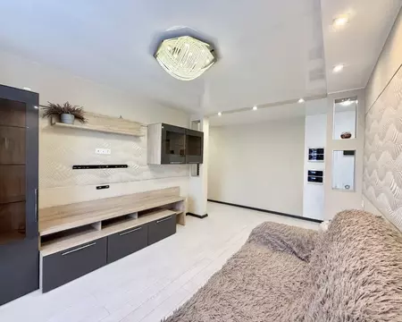 3-к кв. Омская область, Омск Городок Нефтяников мкр, ул. 22 Апреля, 53 ...