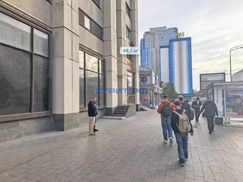 Торговая площадь в Москва Калужская пл., 1К1 (76 м)